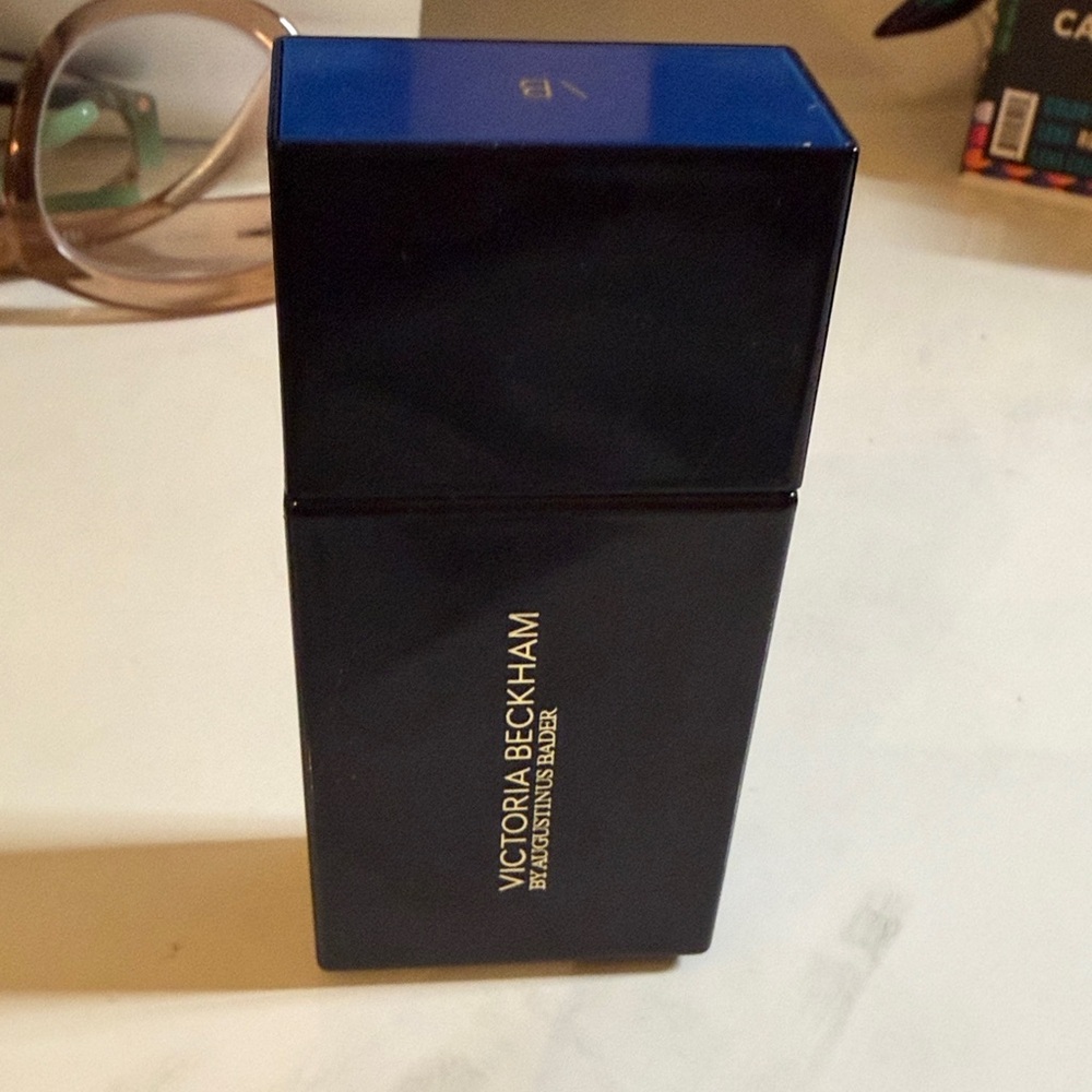 Victoria Beckham foundation drops shade 3 (fair light)